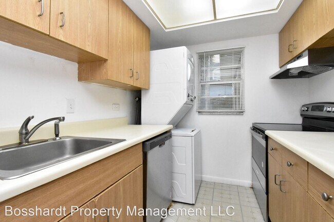 Building Photo - 2 br, 1 bath House - 1532 # E SE 25th St