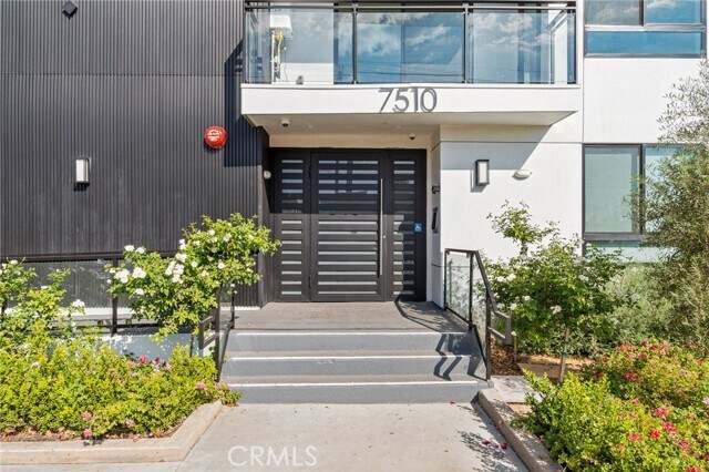 Foto del edificio - 7510 Sepulveda Blvd