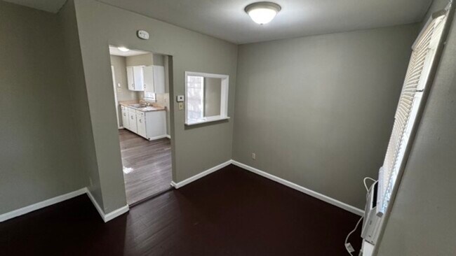 Foto del edificio - 2183 Cassie Ave