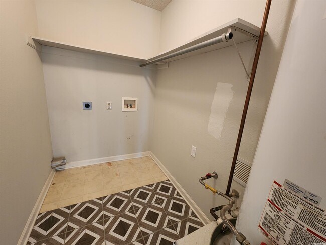 Building Photo - 1616 Overview Dr