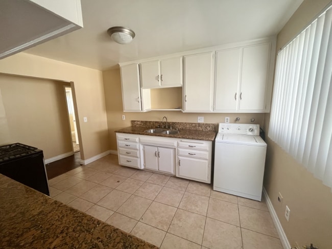 Foto del edificio - 835 S Oaks Ave