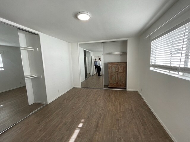 Building Photo - 5451 Hermitage Ave