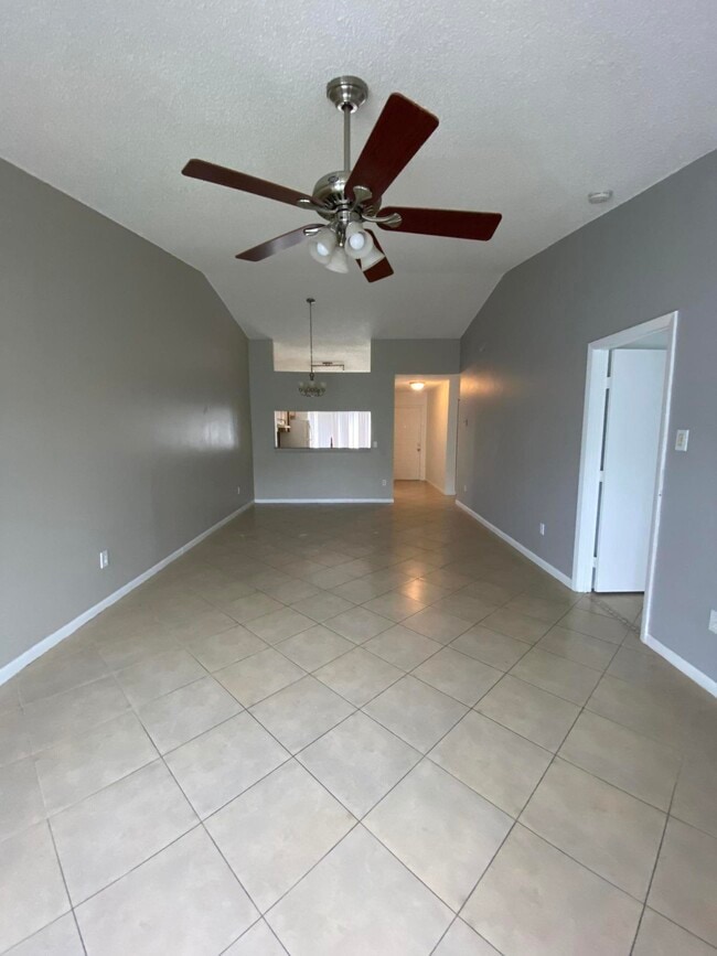Building Photo - 10128 Boca Bend E