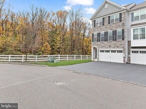 Building Photo - 523 Chestnut Ct