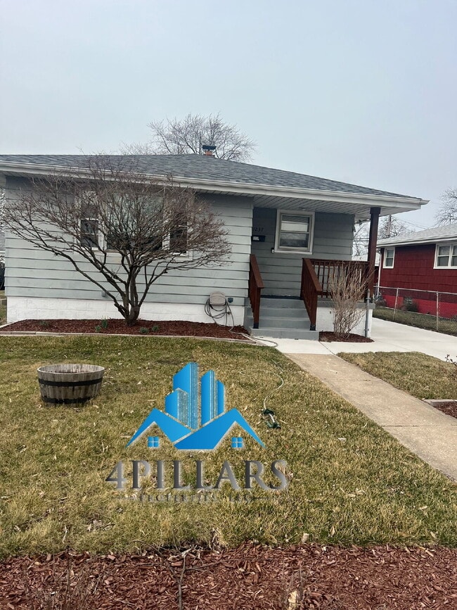 Building Photo - "Spacious 4-Bedroom Gem with Finished Base...