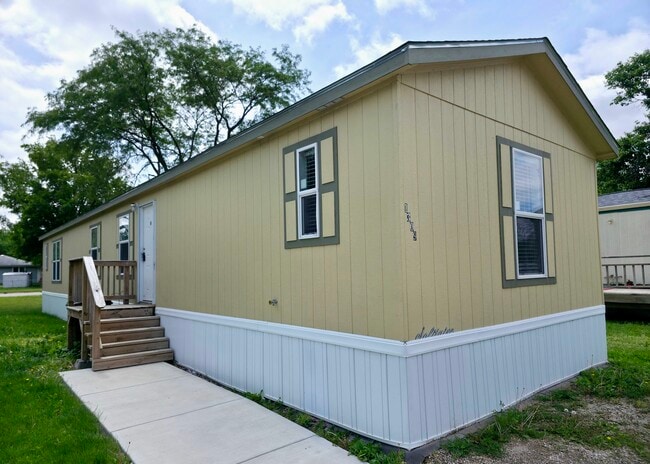 Building Photo - 1309 W Plum St