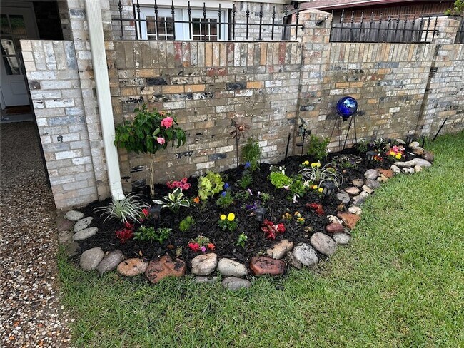 Foto del edificio - 2907 Broadmoor Dr