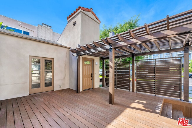 Building Photo - 1450 Reeves St