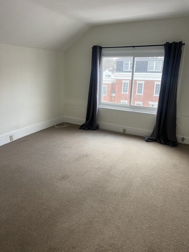 Large living room - 64 N State St