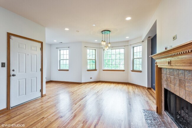 Building Photo - 4318 S Evans Ave