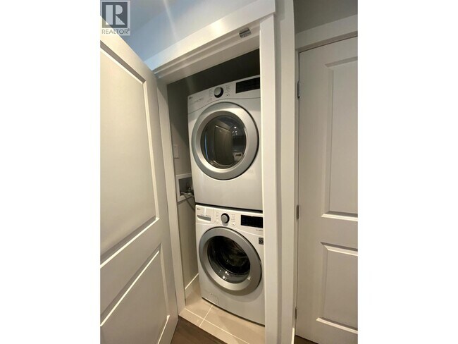 Photo du bâtiment - 3563 Ross Drive