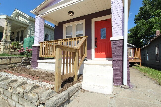 Foto del edificio - 2 Bedroom 1.5 Bath Home In Strawberry Hill