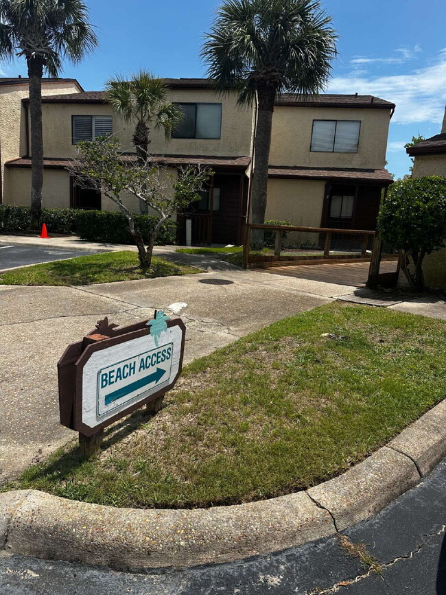 Foto del edificio - "Coastal Comfort: Spacious 2-Bed, 2-Bath C...