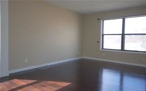 Foto principal - 163 Halstead Ave
