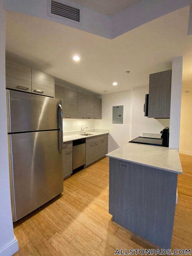 Building Photo - 40 Malvern St