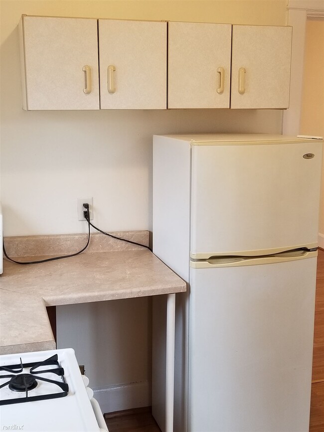 Building Photo - Studio, 1 bath  - 713 Elizabeth St # 2 #2