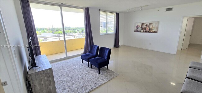 Foto del edificio - 2775 NE 187th St