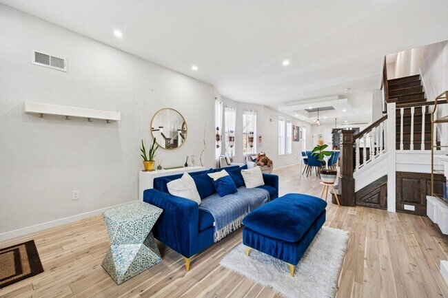 Building Photo - Luxury 3-Bedroom Corner Home minutes from ...