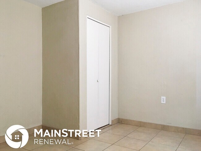 Foto del edificio - 3531 E Fillmore St