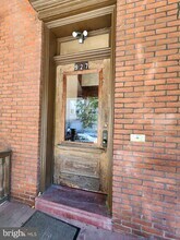 Building Photo - 927 Farragut St