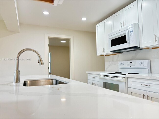 Building Photo - 1221 NW 44th St