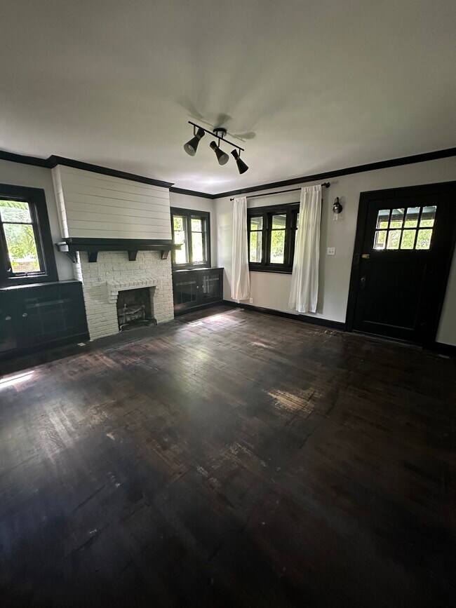sala de estar - 620 Berkley Rd