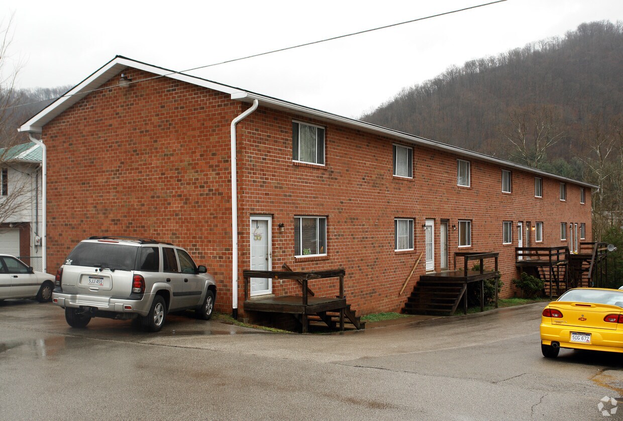 19 Guyan Dr, Chapmanville, WV 25508 Apartments in Chapmanville, WV