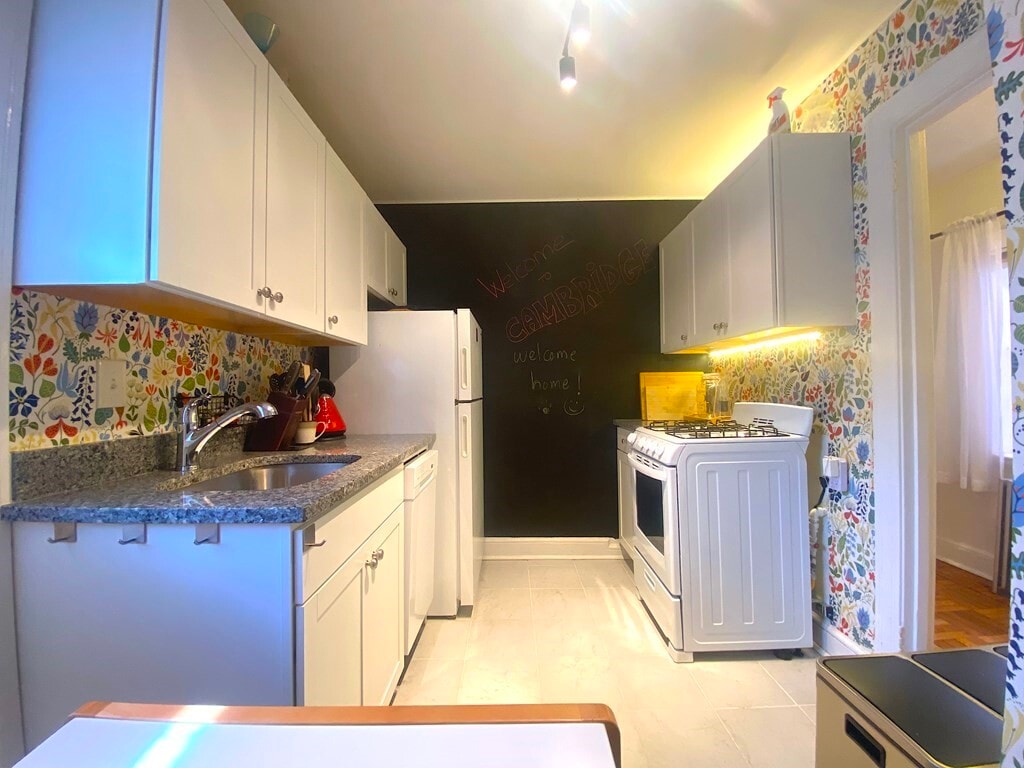 Primary Photo - 37 Highland Ave