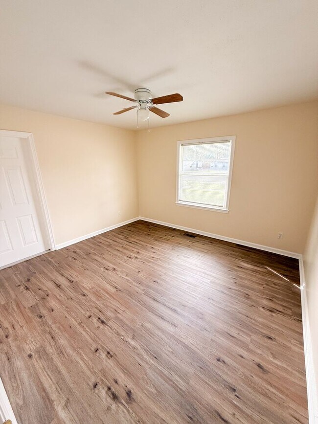 Foto del edificio - 908 E Park Ave