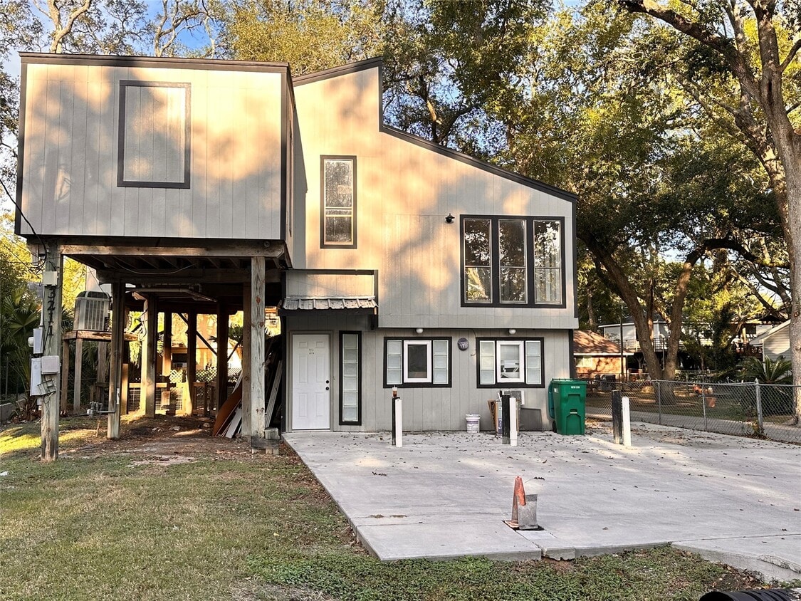 Primary Photo - 3211 Keller St