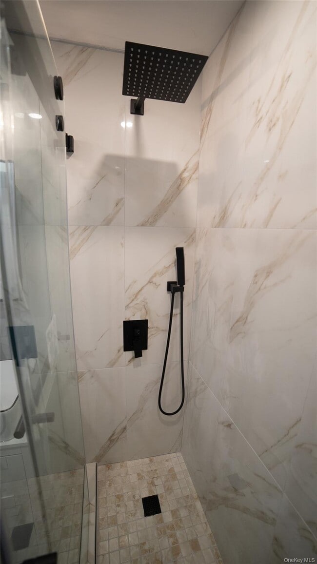 Building Photo - 305 N Terrace Ave