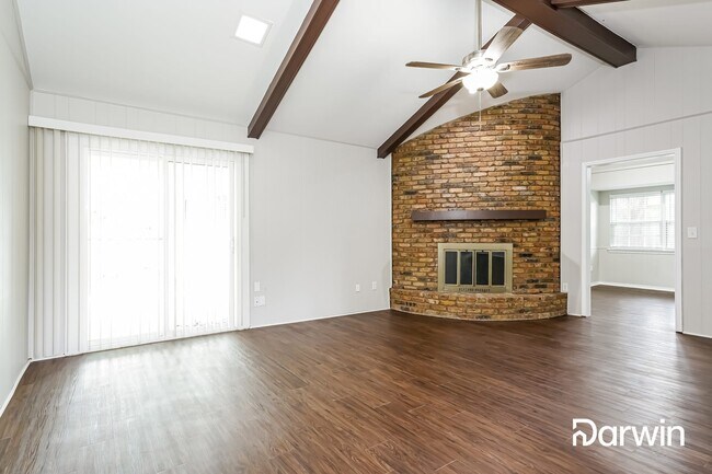 Foto del edificio - 1512 Meadow Glen St, Richardson, TX 75081