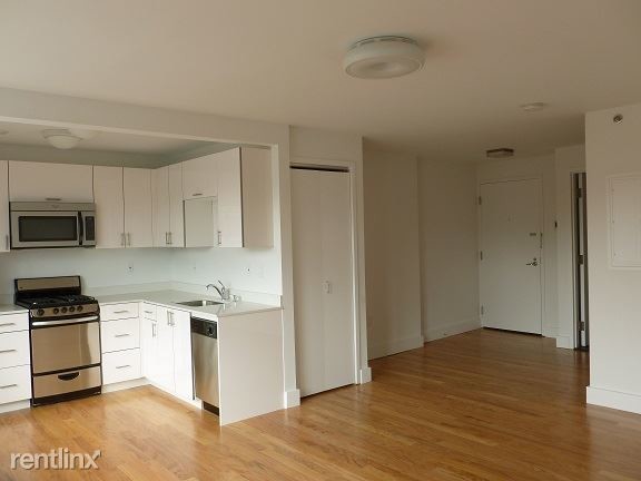 Building Photo - 240 W 122nd St