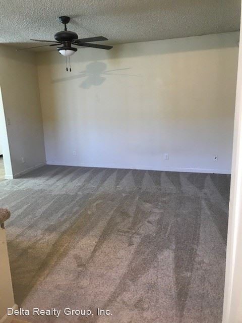 Building Photo - 2 br, 1.5 bath House - 2077 Peach Tree Dr