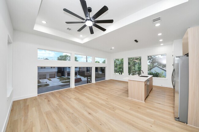 Foto del edificio - 7117 Eastwood St