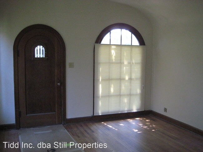 Building Photo - 5-115 N Franklin Ave