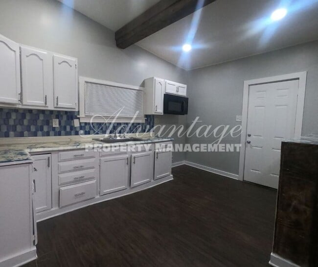 Foto del edificio - Cozy & Comfortable Newly Renovated 3 Bedro...