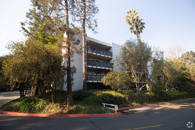 Foto del edificio - The Estates Condominium