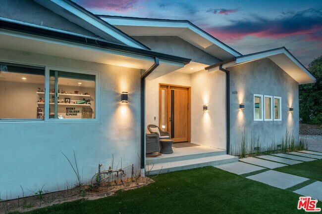 Building Photo - 4629 Cerro Verde Pl