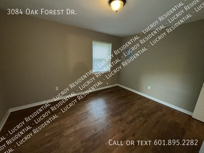 Building Photo - 3084 Oak Forest Dr