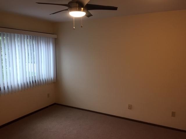 Building Photo - 2094 Fox Hollow Dr
