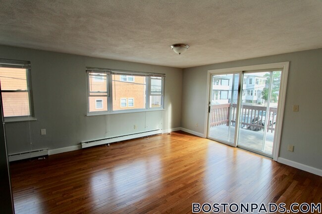 Building Photo - 627 Beach St