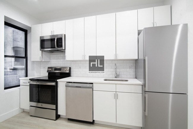 Foto del edificio - 425 Sterling Pl
