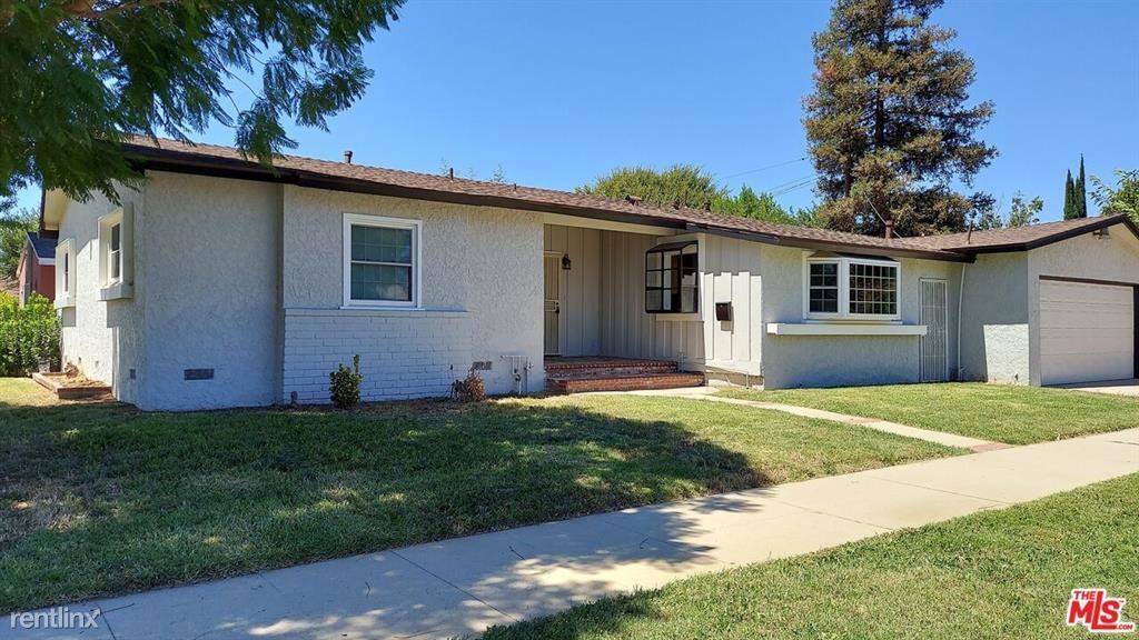 Primary Photo - 3 br, 2 bath House - 20431 Bassett St