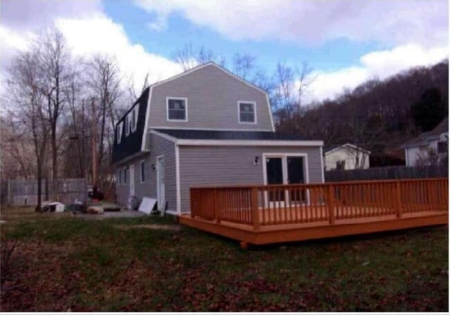 Building Photo - 13 Crestwood Rd