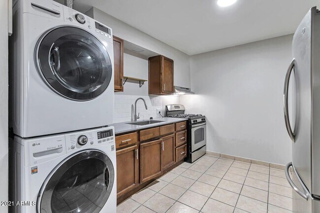 Foto del edificio - 5206 W Ocotillo Rd