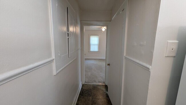 Foto del edificio - 1435 W 32nd St
