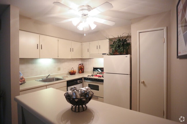 Interior Photo - The Groves Townhomes and Apartments