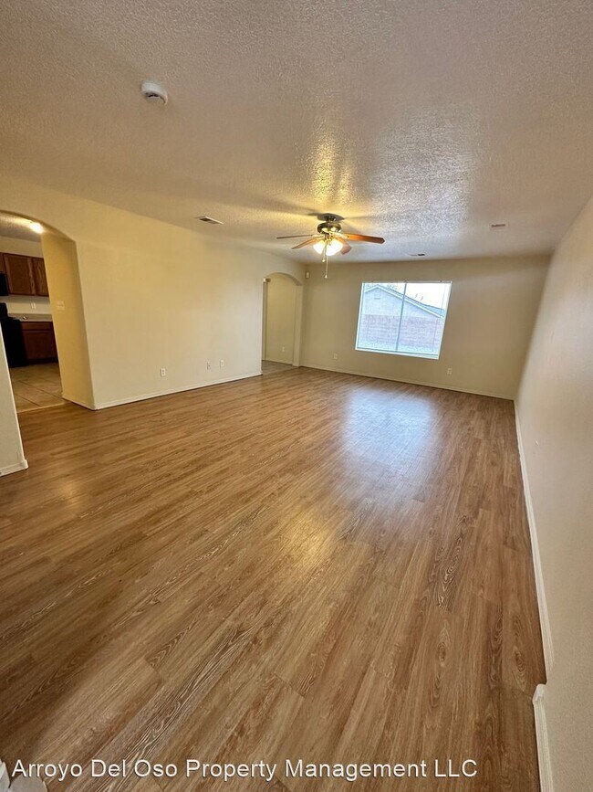 Foto del edificio - 4 br, 2.5 bath House - 760 Bear Grass Cour...