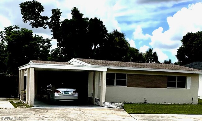 Building Photo - 1424 Alhambra Dr